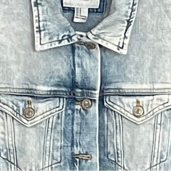 WOMEN’S “ACID WASH” JEAN JACKET (FOREVER 21) - SMALL - Picture 5 of 7